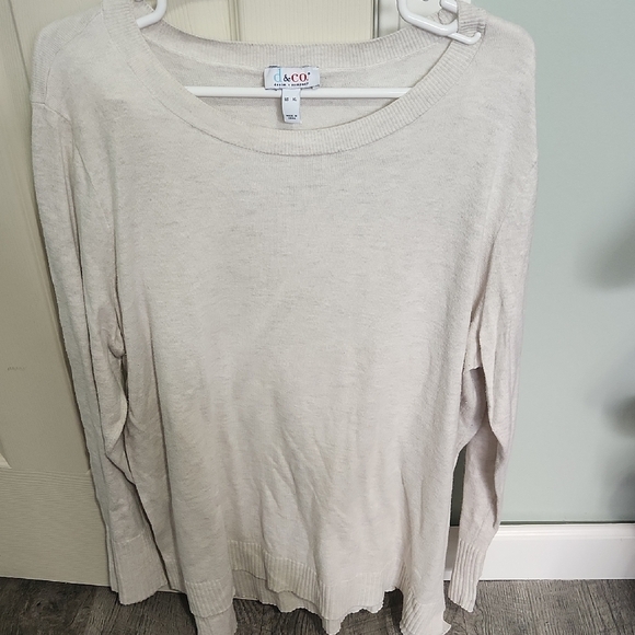 d&co Women's Long Sleeve Cream Top - Picture 1 of 2